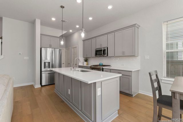 5843 Whitby Rd Unit 40, San Antonio, TX 78240