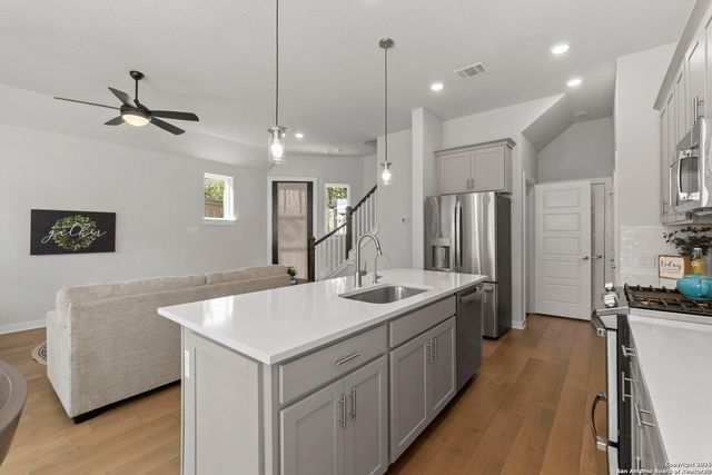 5843 Whitby Rd Unit 40, San Antonio, TX 78240