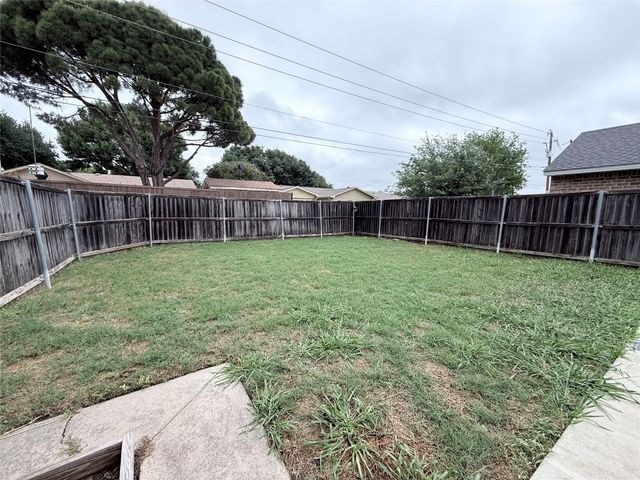 5229 Goodman Drive, The Colony, TX 75056