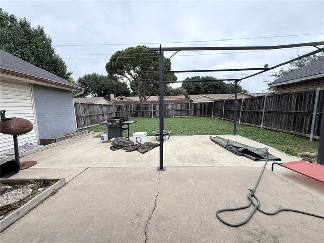 5229 Goodman Drive, The Colony, TX 75056
