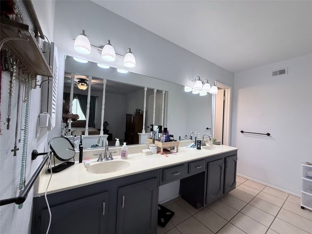 5229 Goodman Drive, The Colony, TX 75056