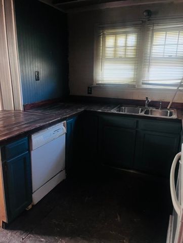 2214 Iroquois Avenue, Flint, MI 48503