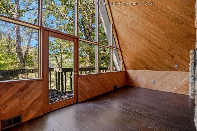 6830 Legg Fork Road, Charleston, WV 25320