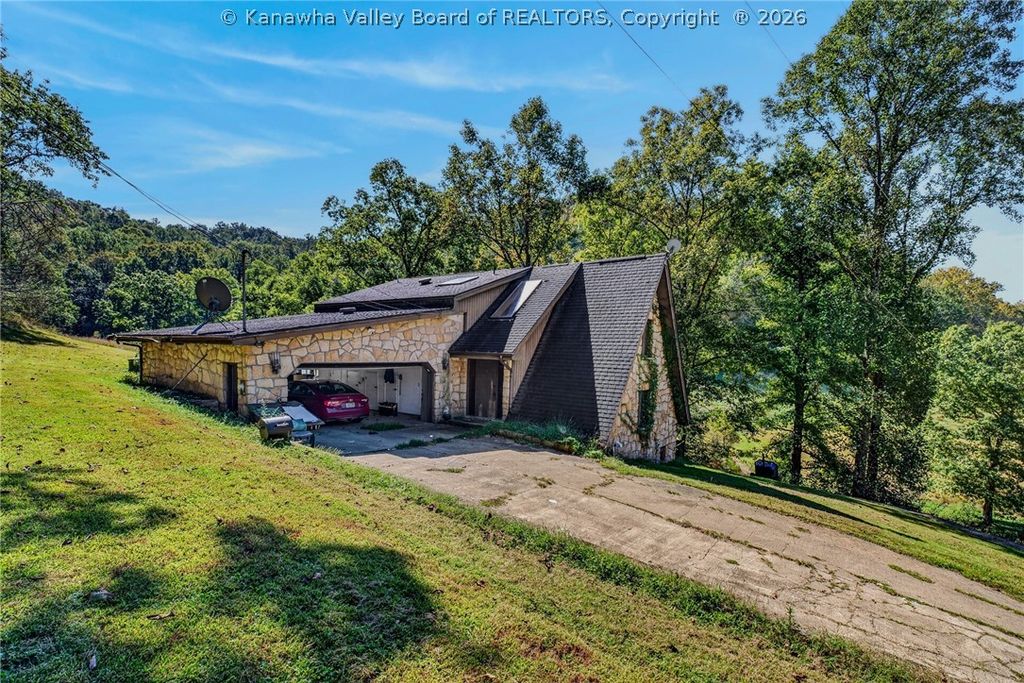 6830 Legg Fork Road, Charleston, WV 25320