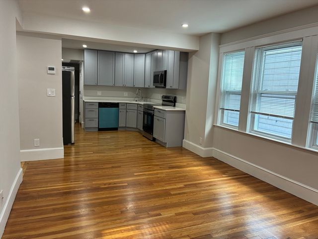 122 Buttonwood 2, Boston, MA 02125