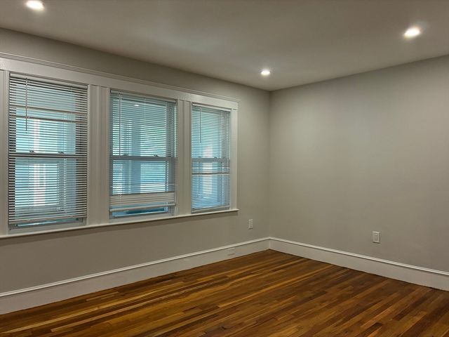 122 Buttonwood 2, Boston, MA 02125