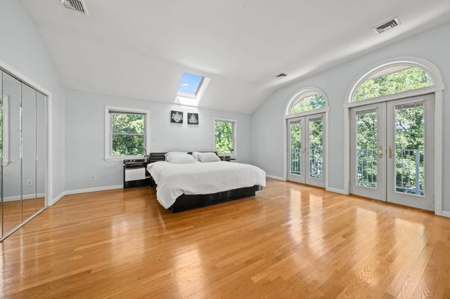 18 Surrey Road, Winchester, MA 01890
