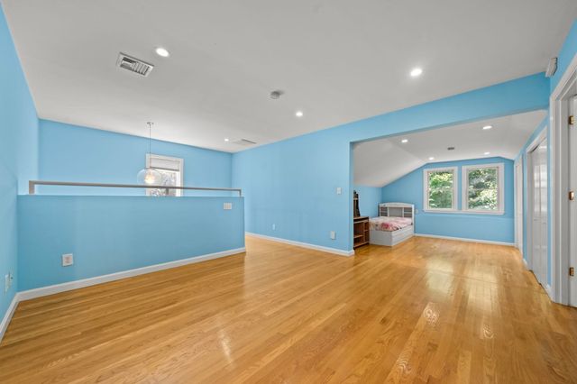 18 Surrey Road, Winchester, MA 01890