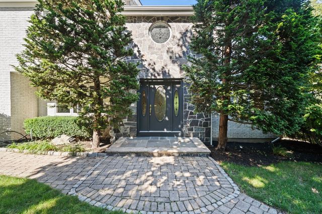 18 Surrey Road, Winchester, MA 01890