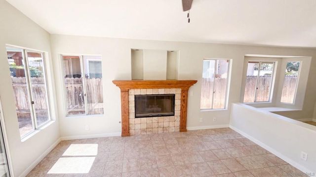 1827 Corte Amarillo, Oceanside, CA 92056