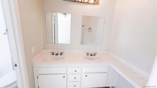 1827 Corte Amarillo, Oceanside, CA 92056