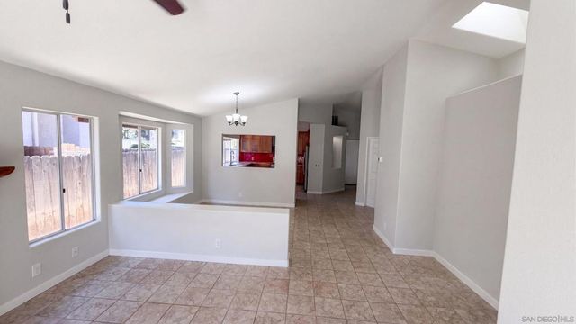 1827 Corte Amarillo, Oceanside, CA 92056