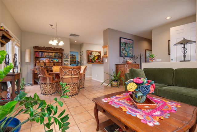 1 Periwinkle, Santa Fe, NM 87507
