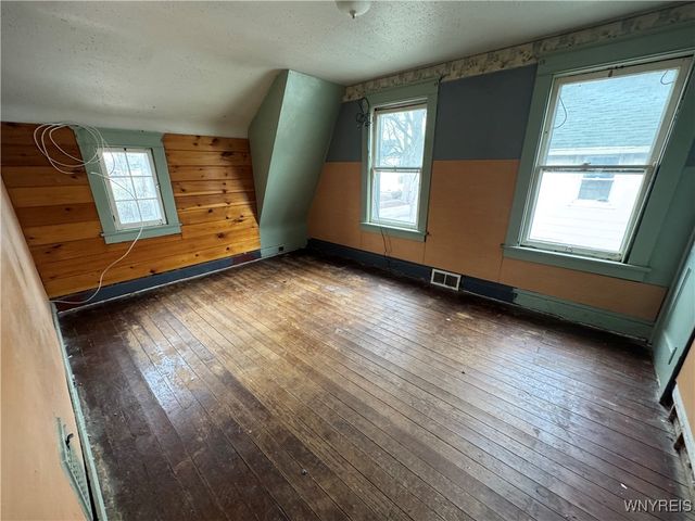 36 South New York Street, Lockport City, NY 14094