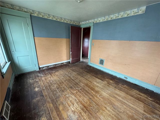 36 South New York Street, Lockport City, NY 14094