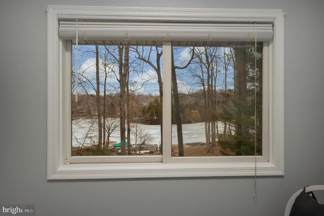 2005 LAKEVIEW PKWY, Locust Grove, VA 22508