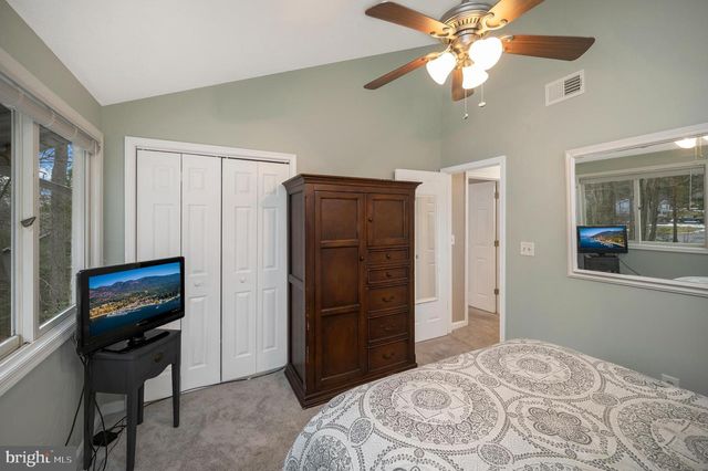 2005 LAKEVIEW PKWY, Locust Grove, VA 22508