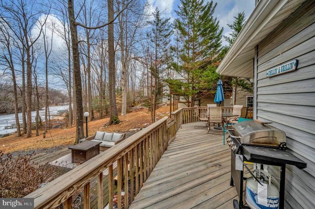 2005 LAKEVIEW PKWY, Locust Grove, VA 22508