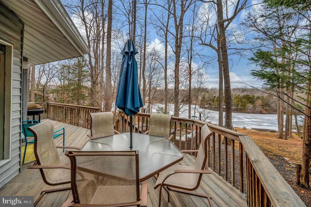 2005 LAKEVIEW PKWY, Locust Grove, VA 22508