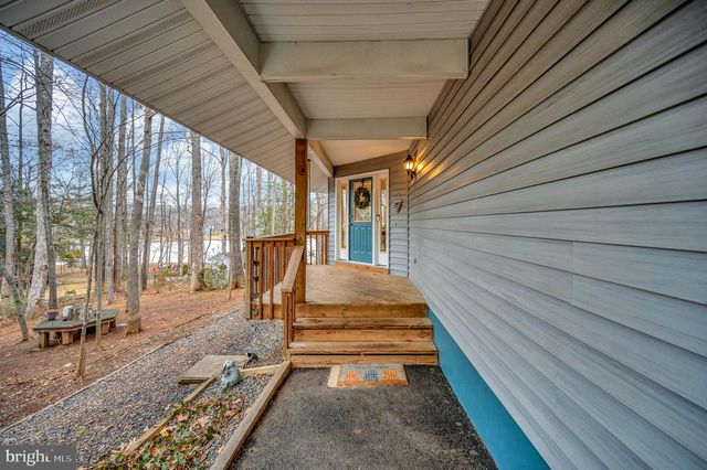 2005 LAKEVIEW PKWY, Locust Grove, VA 22508