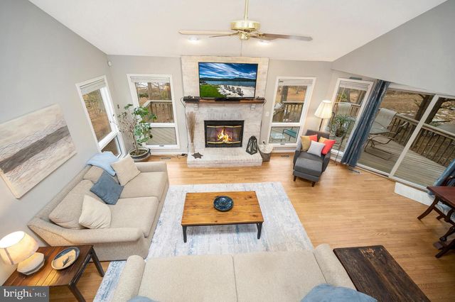 2005 LAKEVIEW PKWY, Locust Grove, VA 22508