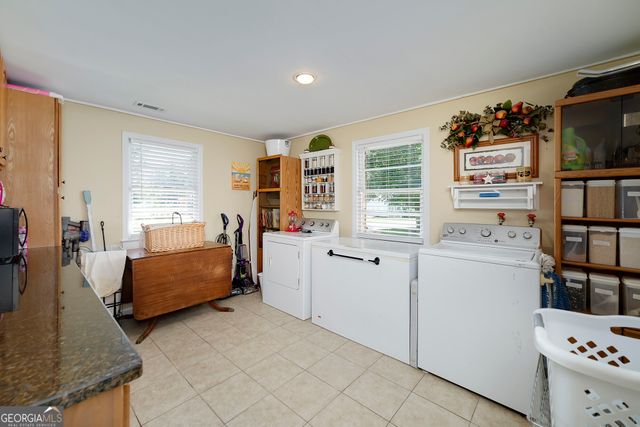 253 Scout Island Road, Jackson, GA 30233