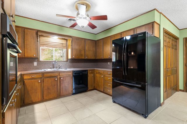 4907 Lake Englewood Drive, Waco, TX 76710