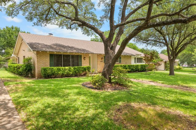 4907 Lake Englewood Drive, Waco, TX 76710