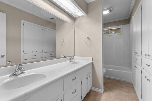 4907 Lake Englewood Drive, Waco, TX 76710
