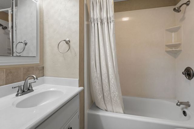 4907 Lake Englewood Drive, Waco, TX 76710