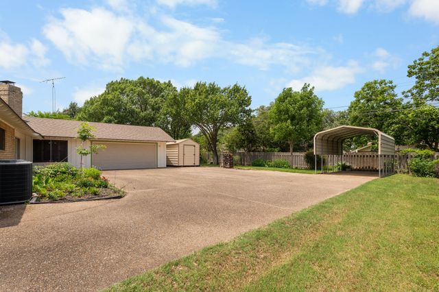 4907 Lake Englewood Drive, Waco, TX 76710