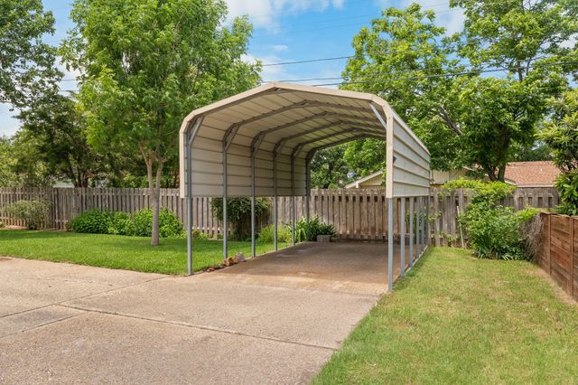 4907 Lake Englewood Drive, Waco, TX 76710