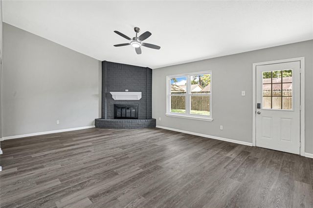 7410 Woodoak Drive, Houston, TX 77040