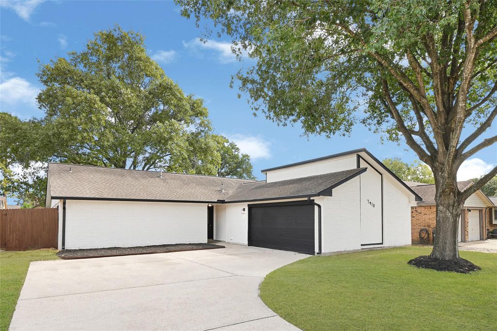 7410 Woodoak Drive, Houston, TX 77040