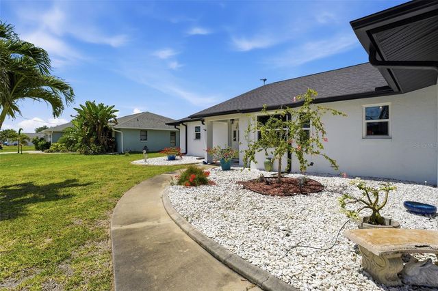 256 MARK TWAIN LANE, Rotonda West, FL 33947