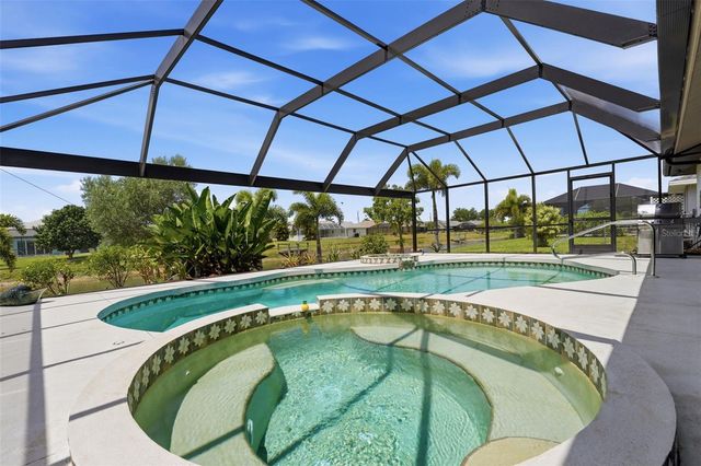 256 MARK TWAIN LANE, Rotonda West, FL 33947