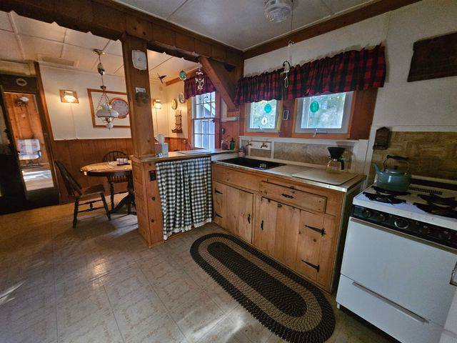 14 Halls Road, Albany, NH 03818