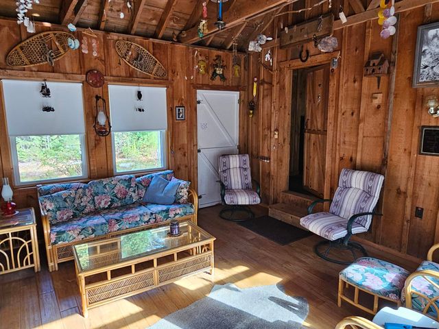 14 Halls Road, Albany, NH 03818