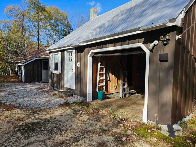14 Halls Road, Albany, NH 03818