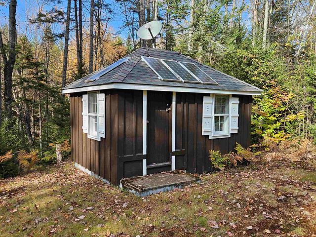 14 Halls Road, Albany, NH 03818