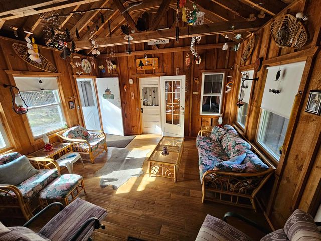 14 Halls Road, Albany, NH 03818