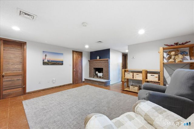 110 Butlertown Road, Waterford, CT 06385