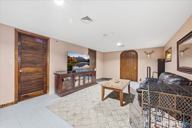 110 Butlertown Road, Waterford, CT 06385