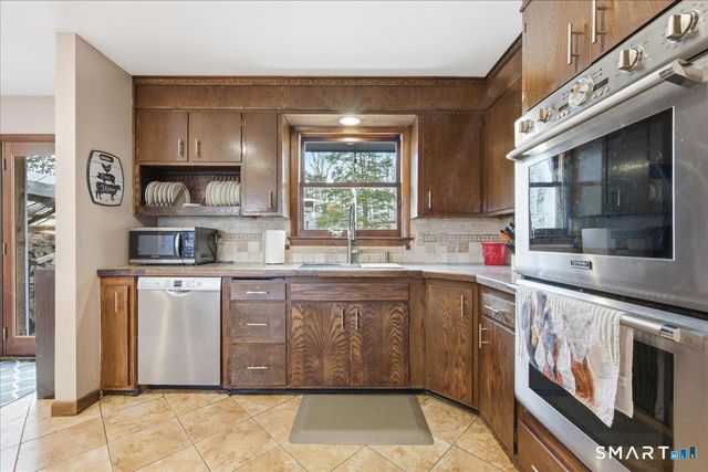 110 Butlertown Road, Waterford, CT 06385