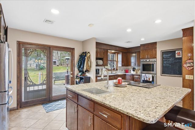 110 Butlertown Road, Waterford, CT 06385