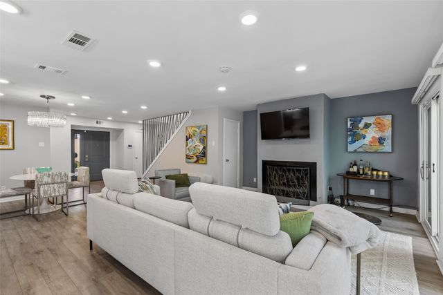 9605 Robin Song, Dallas, TX 75243