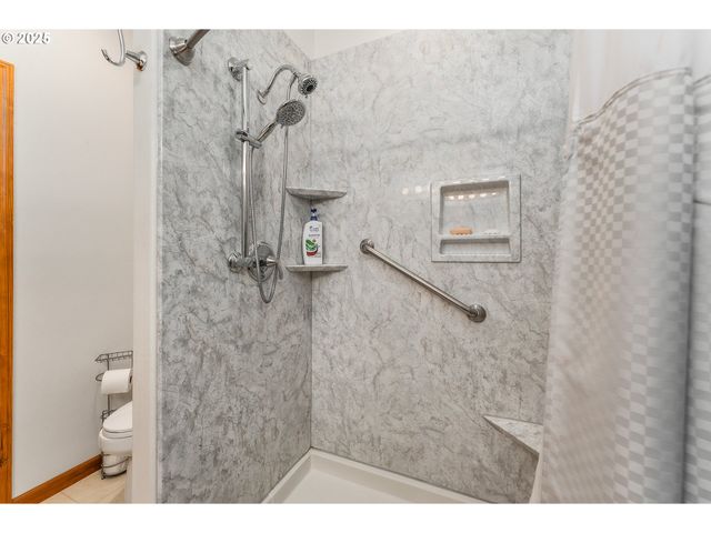 371 Nw RACHEL LYNN Way, Roseburg, OR 97471