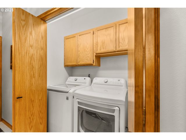 371 Nw RACHEL LYNN Way, Roseburg, OR 97471