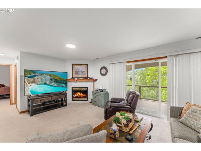 371 Nw RACHEL LYNN Way, Roseburg, OR 97471