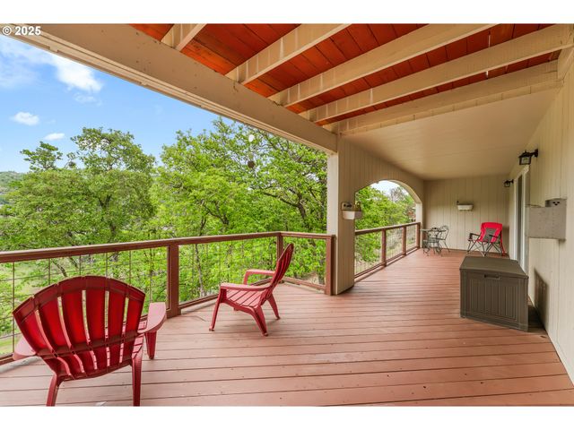 371 Nw RACHEL LYNN Way, Roseburg, OR 97471